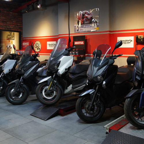 motosiklet-ekspertiz-testi-ile-sasi-ve-suspansiyon-durumunu-kontrol-edin-3 Şasi ve süspansiyon, motosikletin yol tutuşunu, konforunu ve sürüş güvenliğini doğrudan etkileyen unsurlardır.