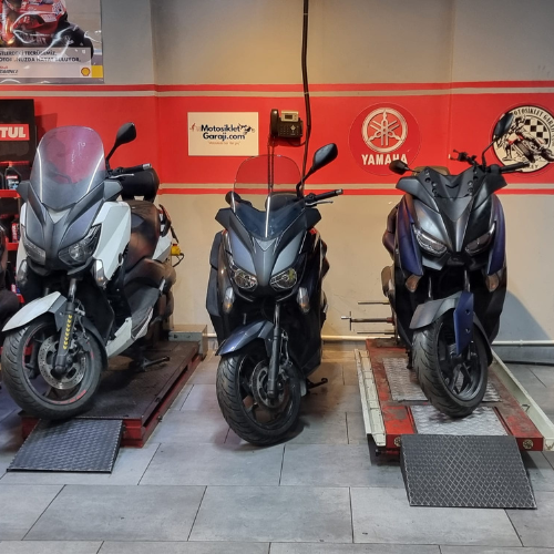 Motosiklet ekspertiz testi, motor bölümünü detaylı bir şekilde inceleyerek, olası arızaları erken aşamada tespit eder.